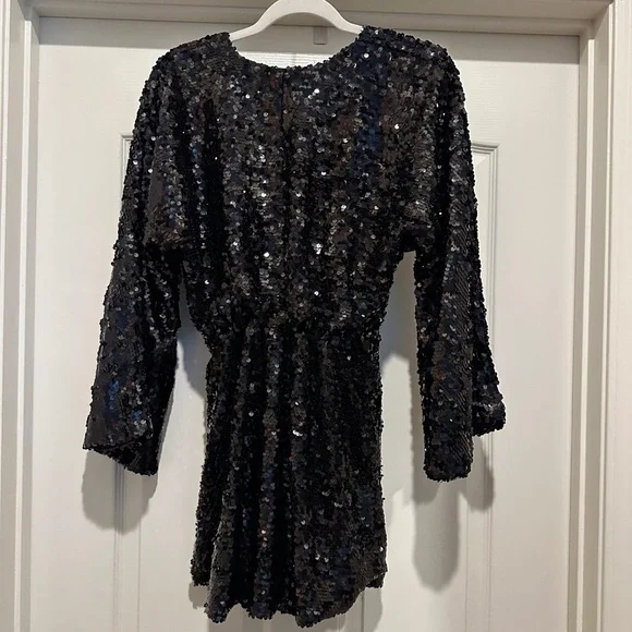 By Together Twist Front Sequin Mini Dress - Picture 4 of 6